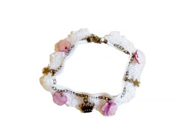 Kit DIY Bijoux Bracelet Blanc Avec Dentelle, Breloques Couronnes, étoiles Et Perles De Nacre Roses